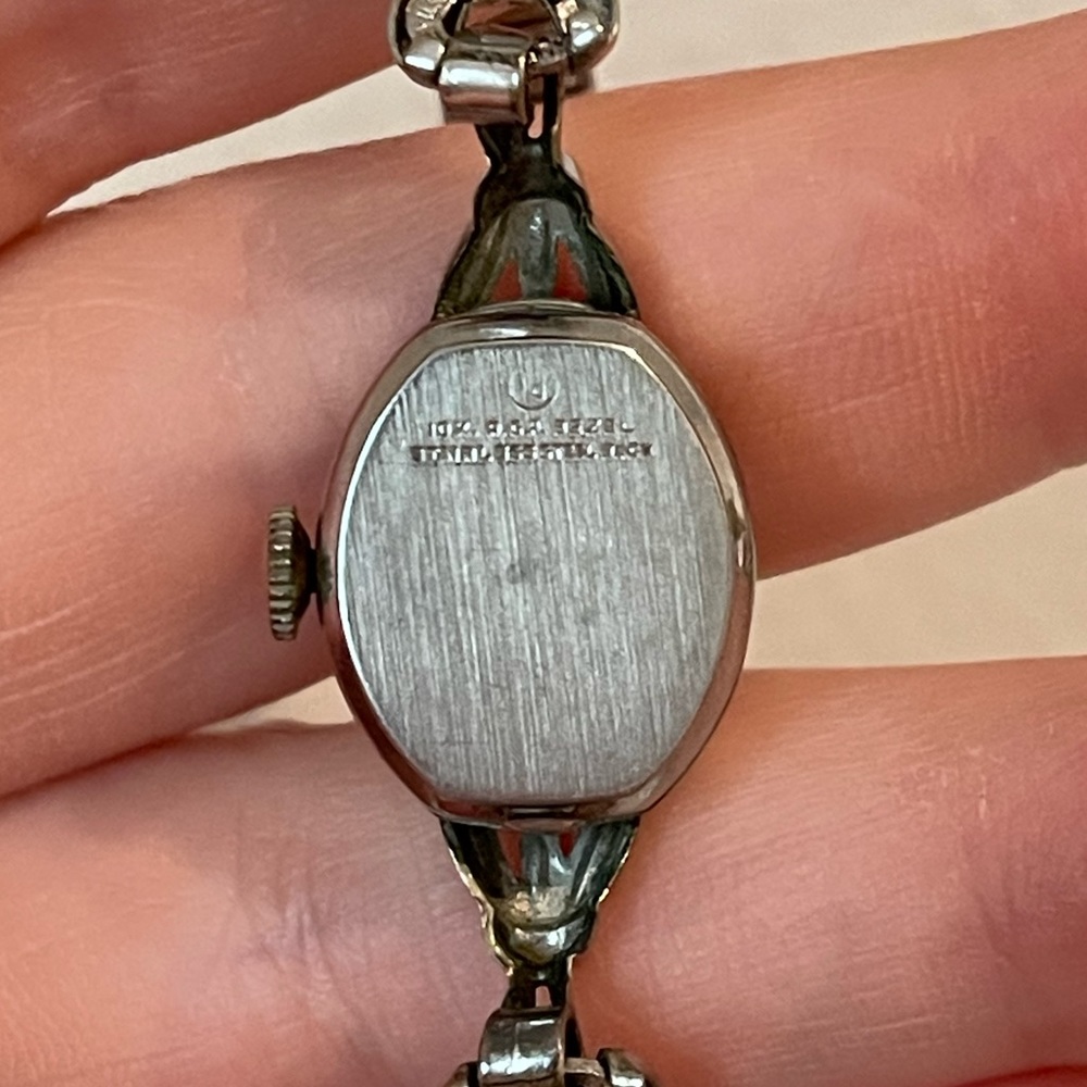 RARE VINTAGE LADIES ELGIN WRIST WATCH W/ DIAMONDS, 907 CALIBER, 17 JEWEL - Picture 3 of 9